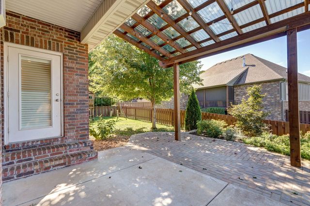 1419 N Rich Hill Circle, Nixa, MO 65714