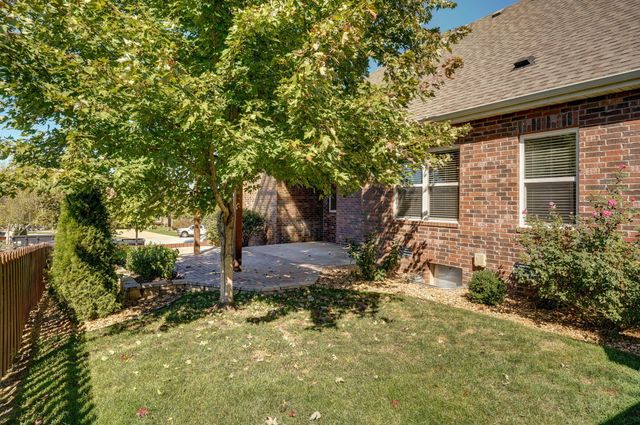 1419 N Rich Hill Circle, Nixa, MO 65714
