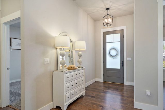 1419 N Rich Hill Circle, Nixa, MO 65714