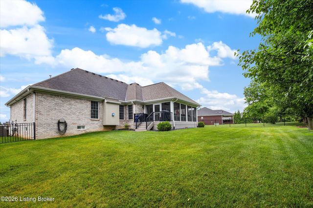 10407 Buzzman Dr, Louisville, KY 40291