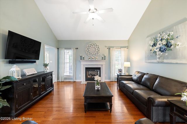 10407 Buzzman Dr, Louisville, KY 40291