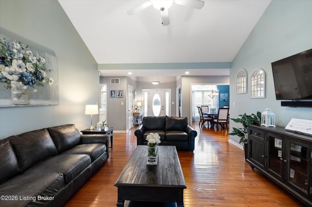 10407 Buzzman Dr, Louisville, KY 40291