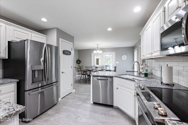 10407 Buzzman Dr, Louisville, KY 40291