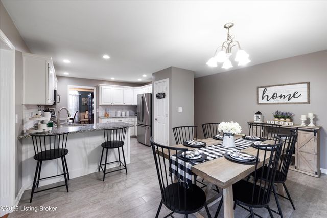 10407 Buzzman Dr, Louisville, KY 40291