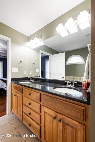 10407 Buzzman Dr, Louisville, KY 40291