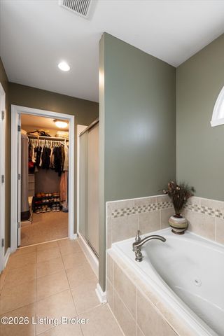 10407 Buzzman Dr, Louisville, KY 40291