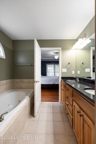 10407 Buzzman Dr, Louisville, KY 40291