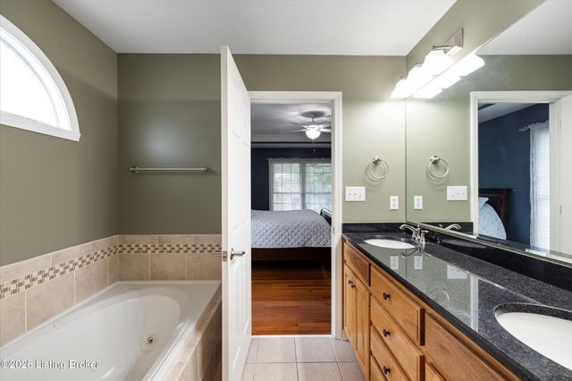 10407 Buzzman Dr, Louisville, KY 40291