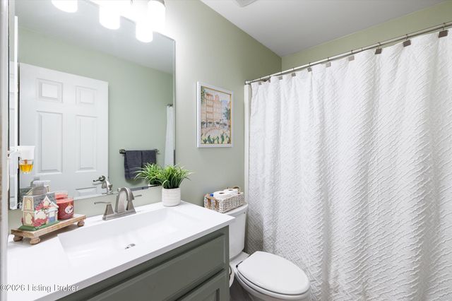 10407 Buzzman Dr, Louisville, KY 40291