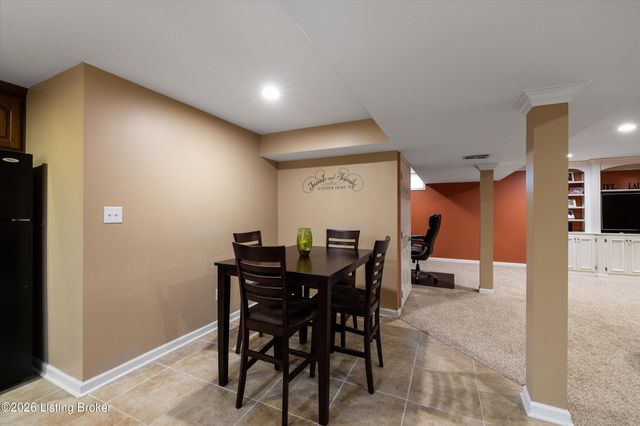 10407 Buzzman Dr, Louisville, KY 40291