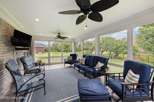 10407 Buzzman Dr, Louisville, KY 40291