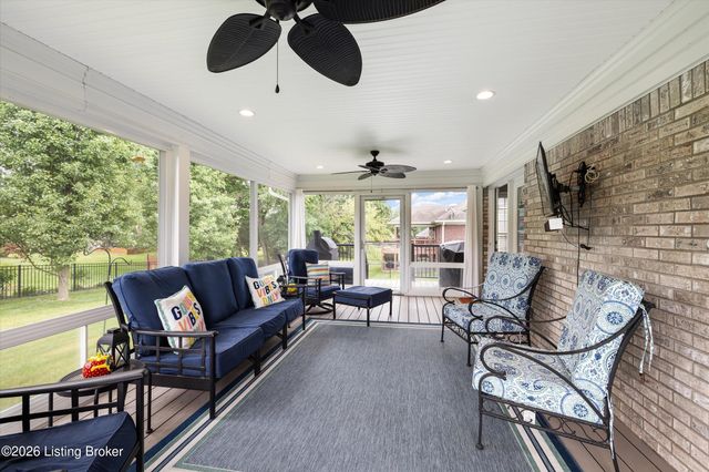 10407 Buzzman Dr, Louisville, KY 40291