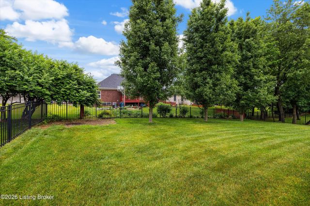 10407 Buzzman Dr, Louisville, KY 40291