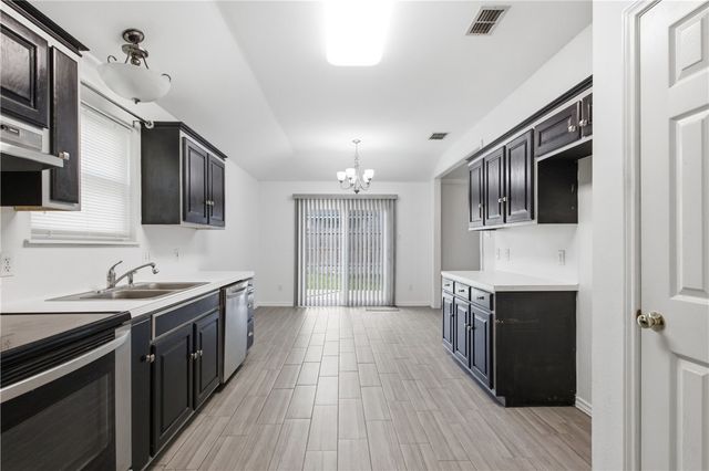 4910 Lake Livingston Dr, Corpus Christi, TX 78413