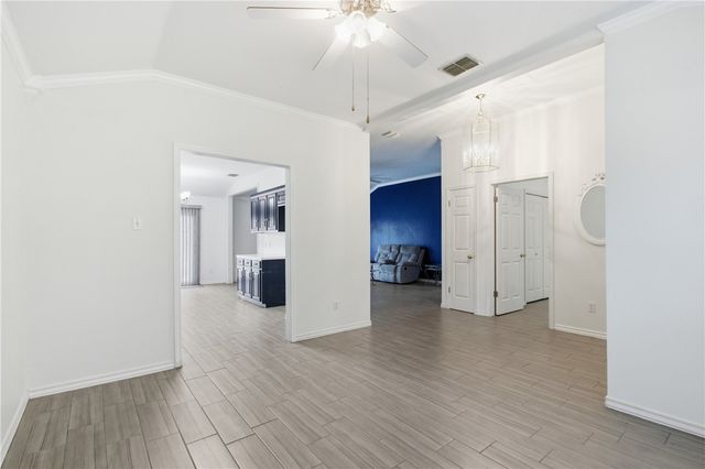 4910 Lake Livingston Dr, Corpus Christi, TX 78413