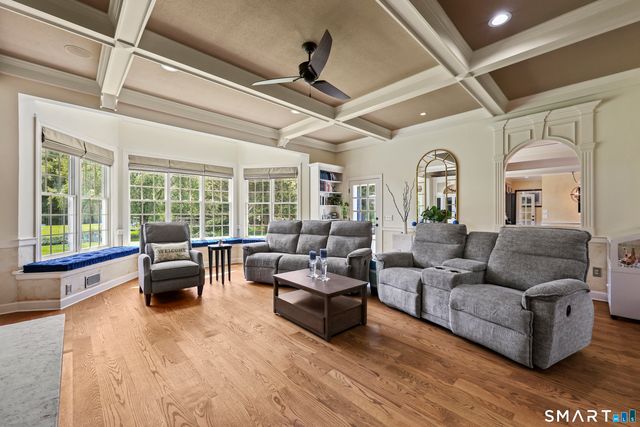 207 Great Pond Road, Simsbury, CT 06070