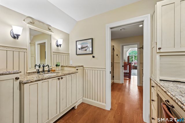 207 Great Pond Road, Simsbury, CT 06070
