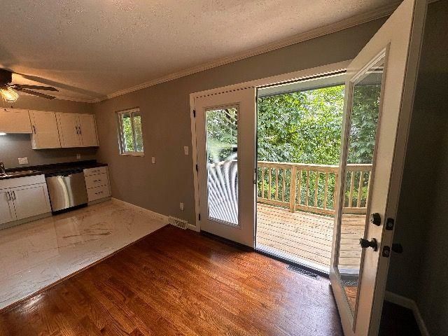 18 Liberty Lane, Huntington, WV 25705