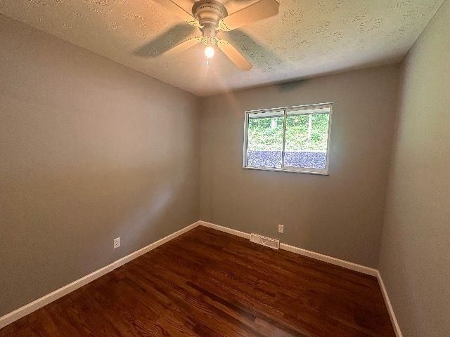 18 Liberty Lane, Huntington, WV 25705