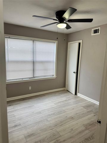 5634 Belneath Street, Houston, TX 77033