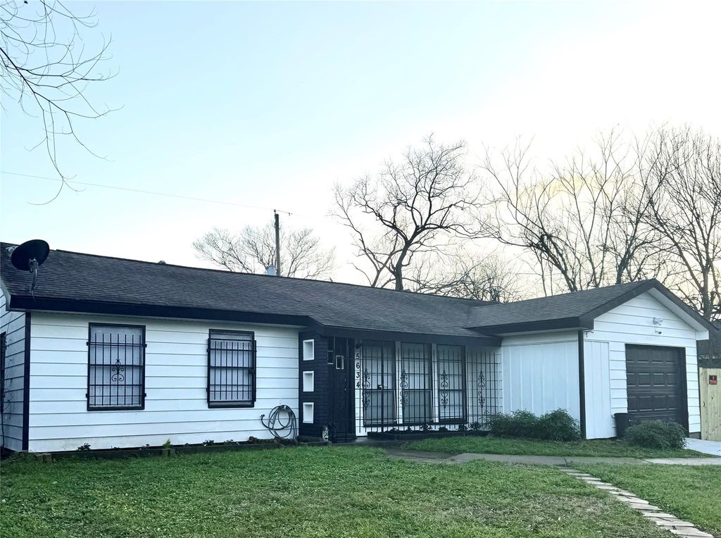 5634 Belneath Street, Houston, TX 77033