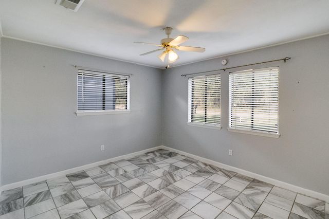 426 Candlelight Lane, Livingston, TX 77351