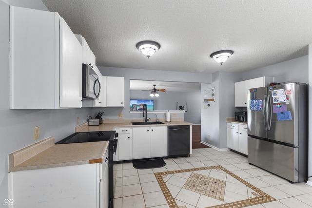 759 Harvest Meadow Way, Whiteland, IN 46184