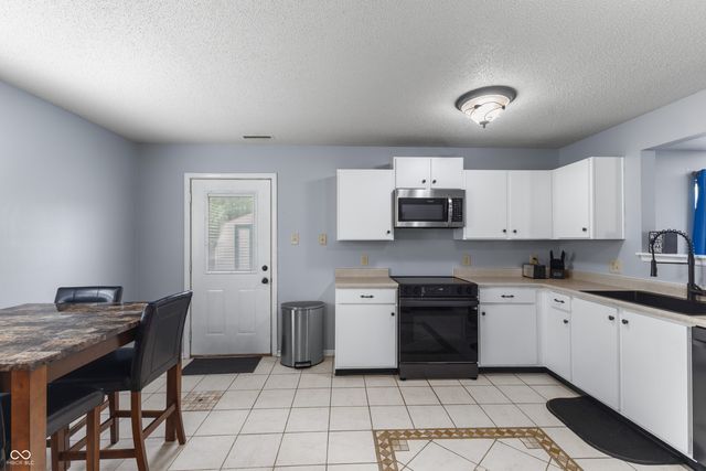 759 Harvest Meadow Way, Whiteland, IN 46184