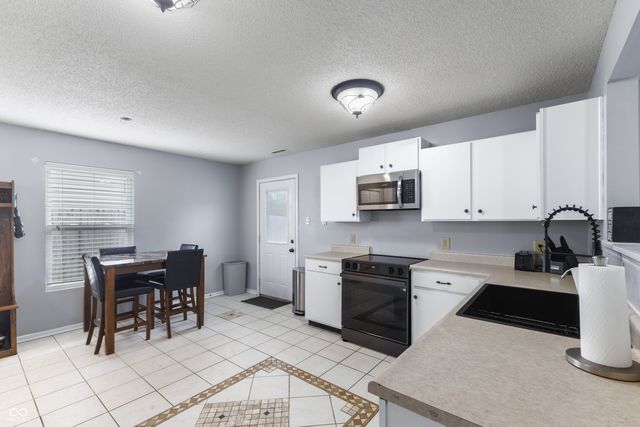 759 Harvest Meadow Way, Whiteland, IN 46184
