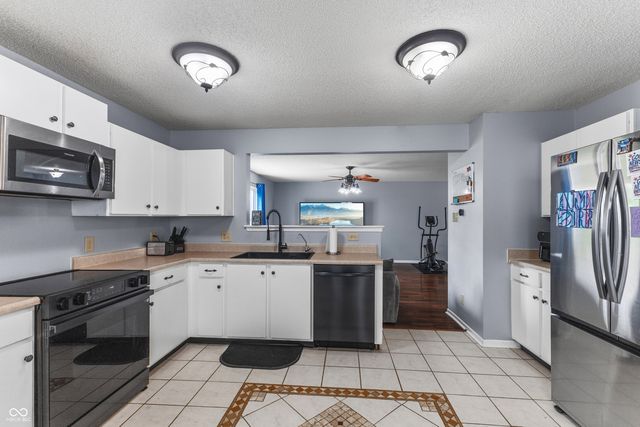 759 Harvest Meadow Way, Whiteland, IN 46184