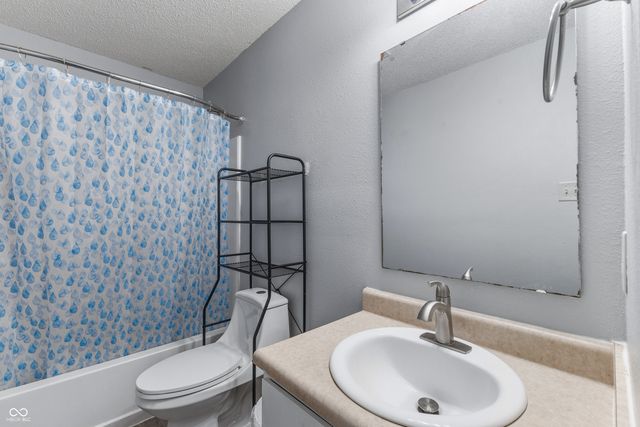 759 Harvest Meadow Way, Whiteland, IN 46184