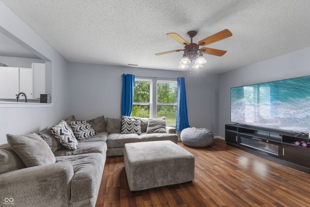 759 Harvest Meadow Way, Whiteland, IN 46184