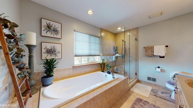 32134 Persimmon Lane, Chesterfield, MI 48047