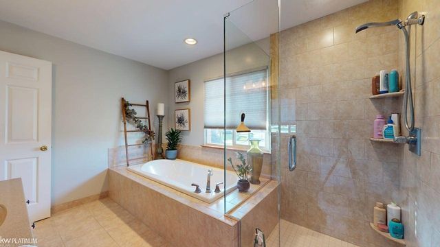 32134 Persimmon Lane, Chesterfield, MI 48047