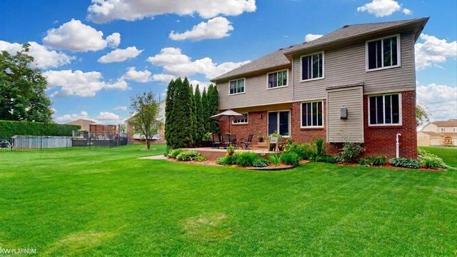 32134 Persimmon Lane, Chesterfield, MI 48047
