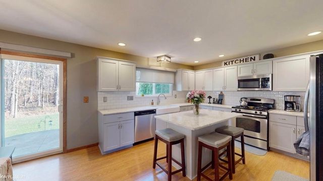 32134 Persimmon Lane, Chesterfield, MI 48047