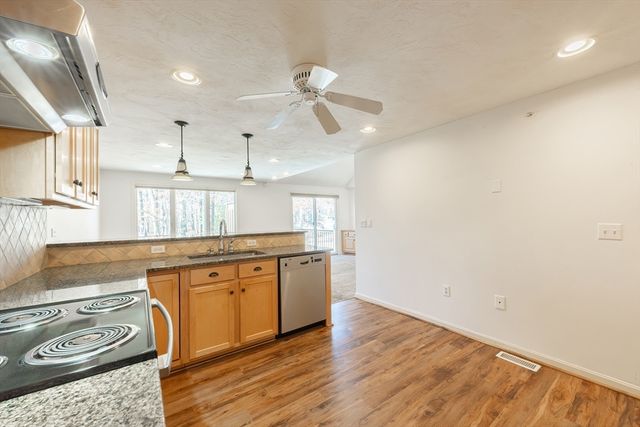 94 Pine Hill 94, Mashpee, MA 02649