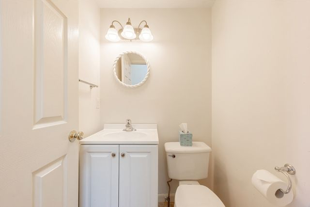 94 Pine Hill 94, Mashpee, MA 02649