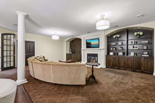 8585 Kelzer Pond Drive, Victoria, MN 55386