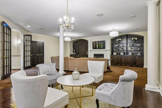 8585 Kelzer Pond Drive, Victoria, MN 55386