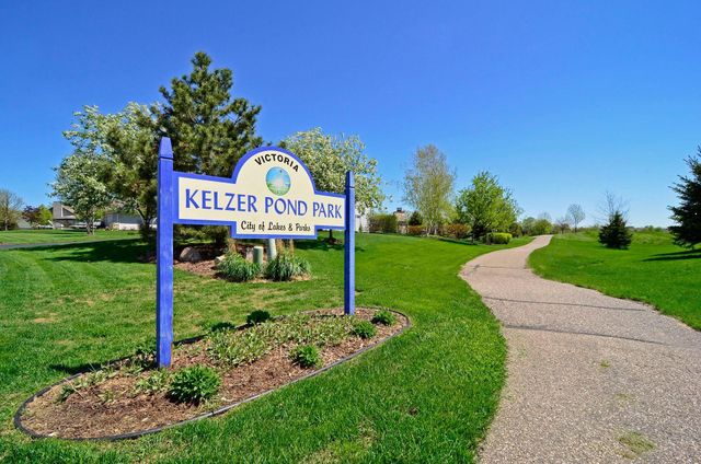 8585 Kelzer Pond Drive, Victoria, MN 55386