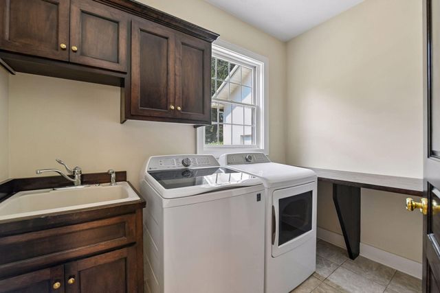 8585 Kelzer Pond Drive, Victoria, MN 55386