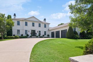 8585 Kelzer Pond Drive, Victoria, MN 55386