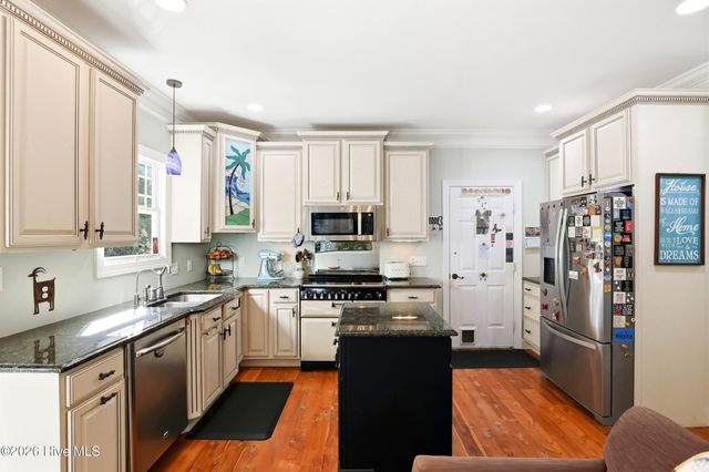 310 Bayshore Drive, Wilmington, NC 28411