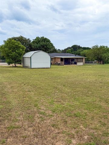 616 Lakeview Drive, Grapeland, TX 75844