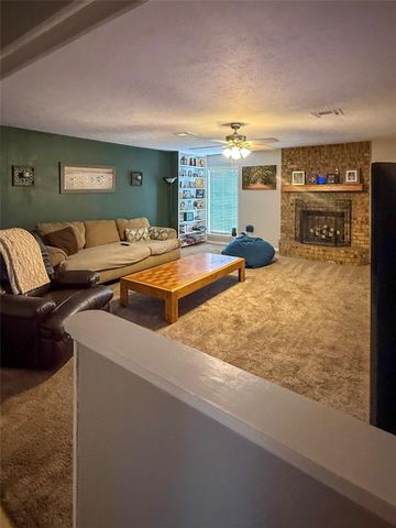 616 Lakeview Drive, Grapeland, TX 75844