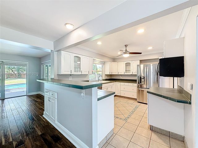 4330 SW 7th St, Plantation, FL 33317