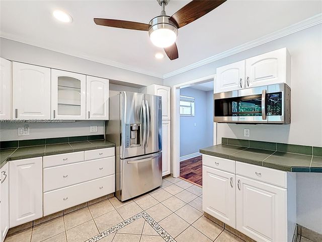 4330 SW 7th St, Plantation, FL 33317