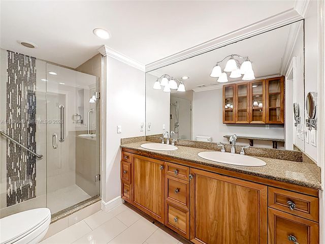 4330 SW 7th St, Plantation, FL 33317