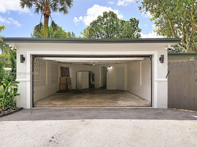 4330 SW 7th St, Plantation, FL 33317